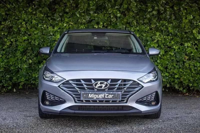 Usado Hyundai i30 Style 120 HP (88 kW) 2022 Cinza Citadino