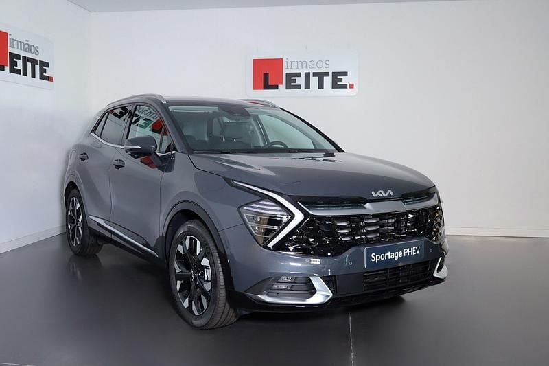 Cinza Usado 2024 Kia Sportage SUV | € 44.000 (Preço justo) - Imagem 1/4