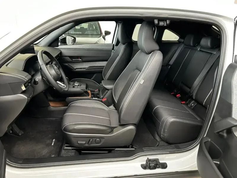 Usado Mazda MX30 Makoto 106 kW (145 HP) 2023 Preto SUV