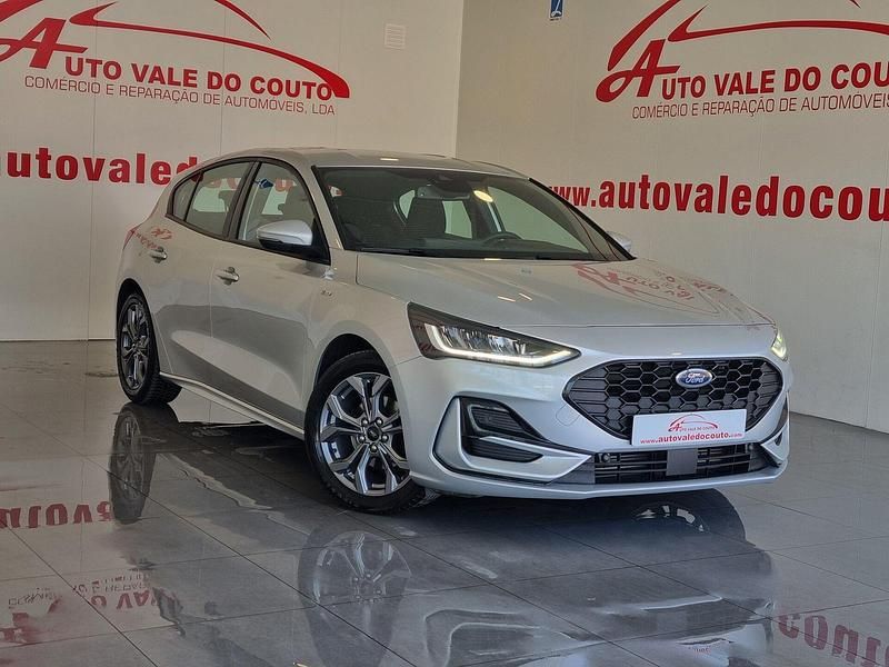 Cinza Usado 2022 Ford Focus ST-Line | € 18.990 (Preço justo) - Imagem 1/4