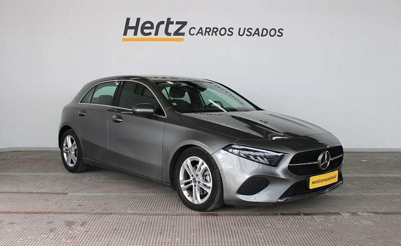 Cinza Usado 2023 Mercedes A200 Progressive Sedan | € 29.690 - Imagem 1/4