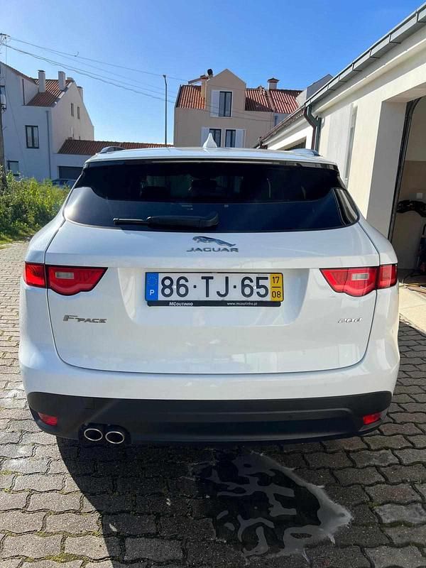 Usado Jaguar F-Pace 180 HP (132 kW) 2017 Branco SUV