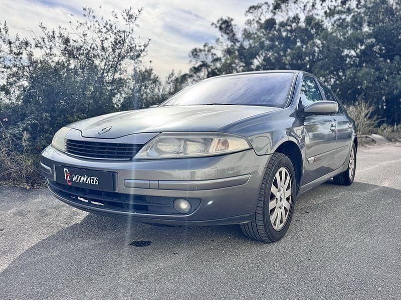 Usado 2003 Renault Laguna II Sedan | € 1.750 (Preço justo) - Imagem 1/4