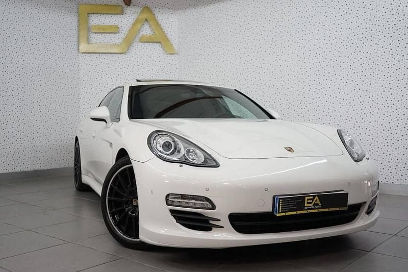 Branco Usado 2012 Porsche Panamera Sedan | € 34.980 (Preço justo) - Imagem 1/4