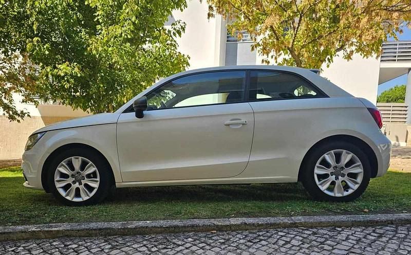 Branco Usado 2012 Audi A1 Citadino | € 9.990 (Preço justo) - Imagem 1/4