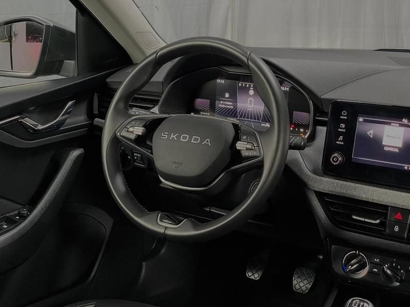 Usado Skoda Kamiq Ambition 95 HP (69 kW) 2025 Cinza SUV