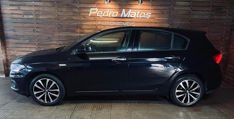 Usado Fiat Tipo 95 HP (69 kW) 2017 Preto