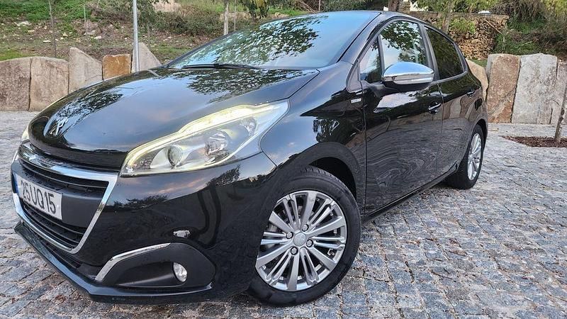 Usado 2018 Peugeot 208 Style Citadino | € 7.150 (Preço justo) - Imagem 1/4