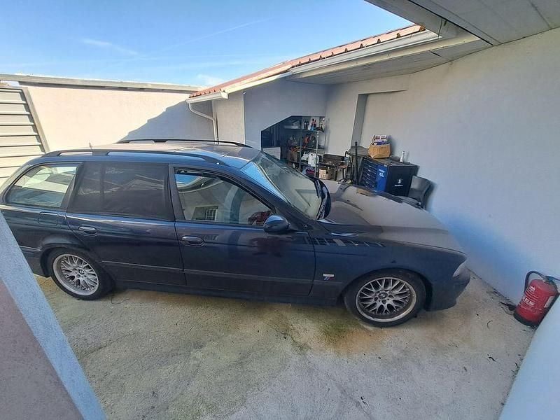 Usado 2000 BMW 530 Sedan | € 4.250 - Imagem 1/4