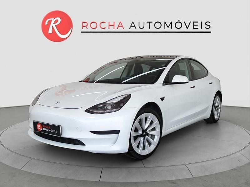 Branco Usado 2021 Tesla Model 3 Standard Range Plus Sedan | € 25.590 (Preço justo) - Imagem 1/4