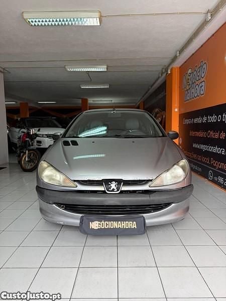 Cinza Usado 2002 Peugeot 206 Sedan | € 1.365 (Bom preço) - Imagem 1/1