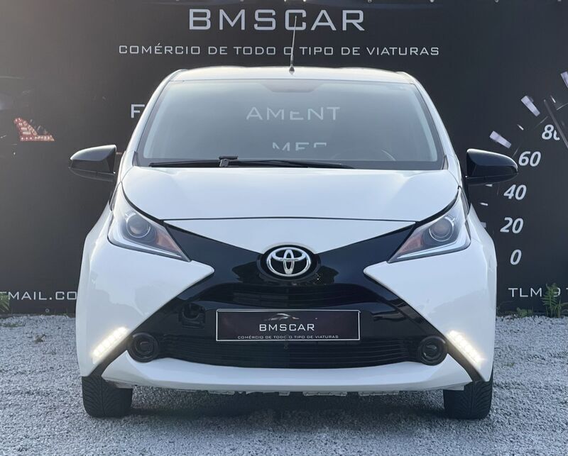 Branco Usado 2017 Toyota Aygo Citadino | € 7.999 (Preço justo) - Imagem 1/4