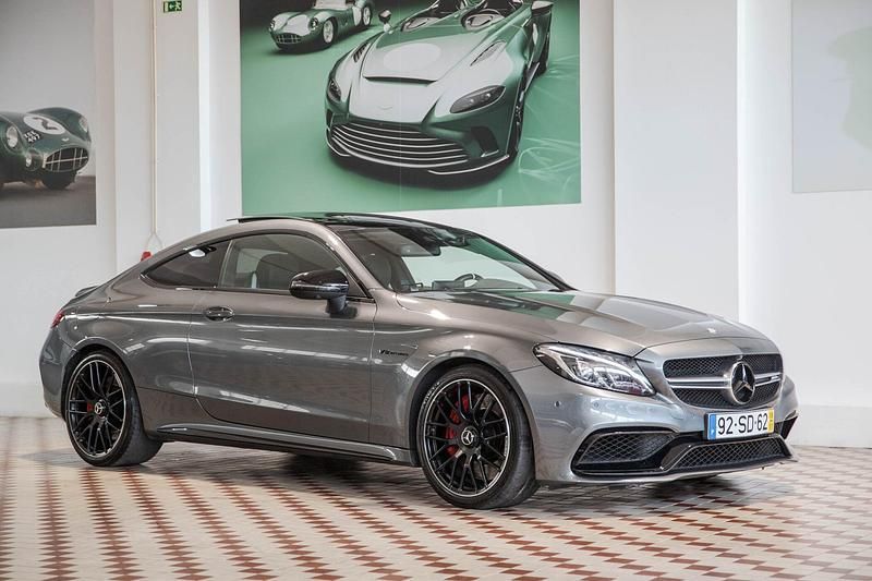 Cinza Usado 2016 Mercedes C63 AMG AMG Coupé | € 59.500 - Imagem 1/4