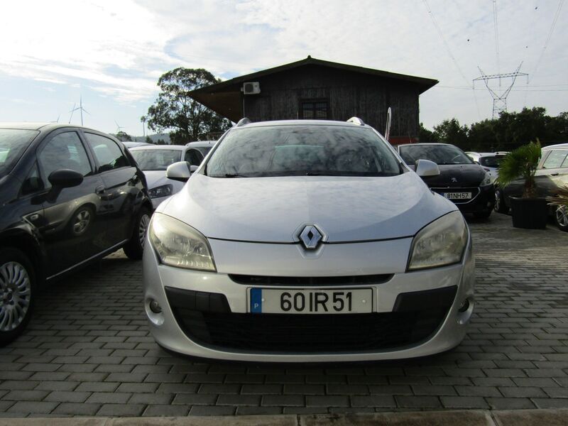 Cinzento Usado 2010 Renault Mégane GrandTour Carrinha | € 6.500 (Preço justo) - Imagem 1/4