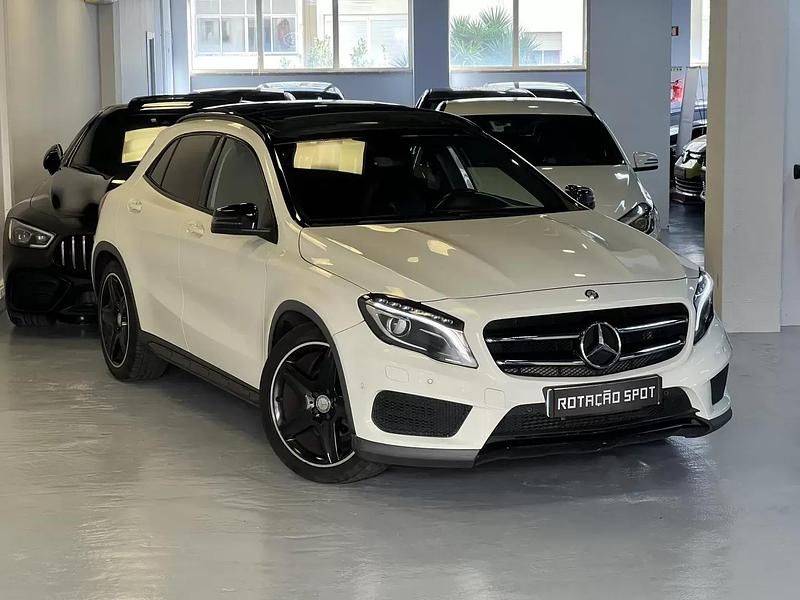 Usado Mercedes GLA200 AMG line 136 HP (100 kW) 2015 Branco SUV