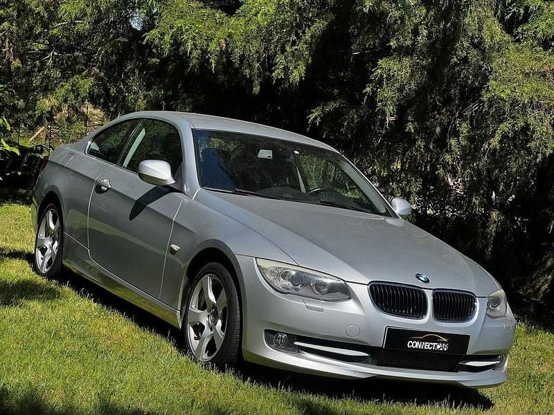 Cinza Usado 2011 BMW 320 Exclusive Coupé | € 11.900 (Super Preço) - Imagem 1/4