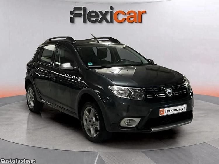 Cinza Usado 2017 Dacia Sandero Stepway Citadino | € 9.980 (Preço justo) - Imagem 1/1