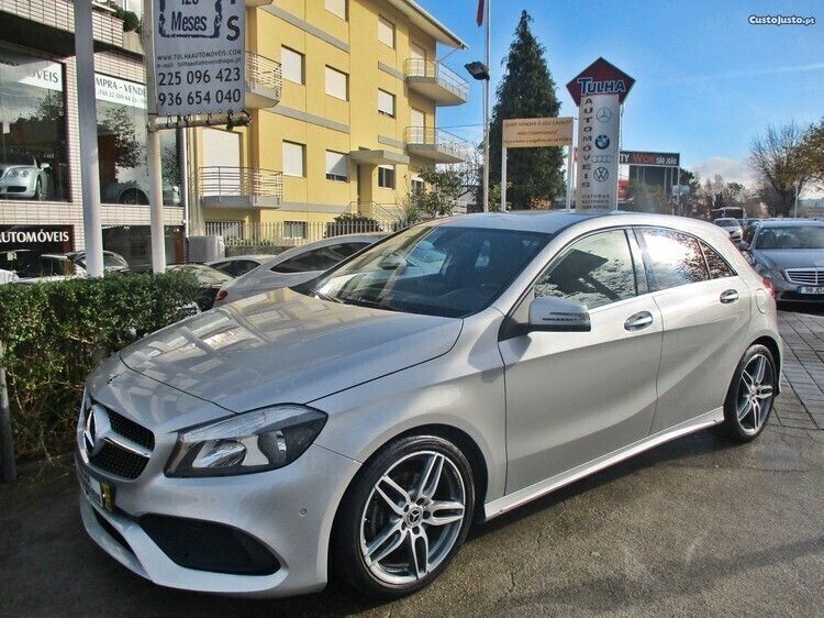 Cinza Usado 2018 Mercedes A180 AMG line | € 22.500 (Preço elevado) - Imagem 1/1