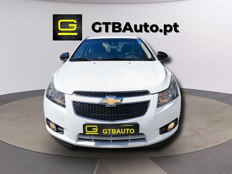 Branco Usado 2010 Chevrolet Cruze Sedan | € 7.900 (Caro) - Imagem 1/4