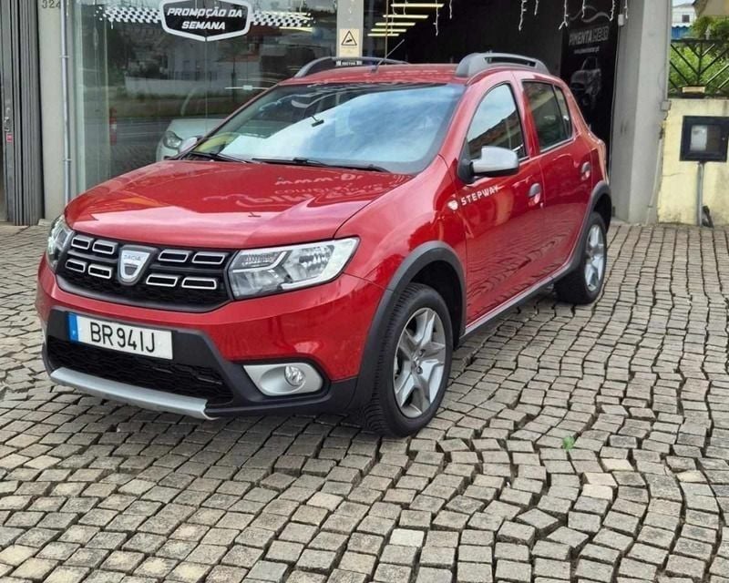 Vermelho Usado 2017 Dacia Sandero Stepway Citadino | € 13.990 (Preço justo) - Imagem 1/4