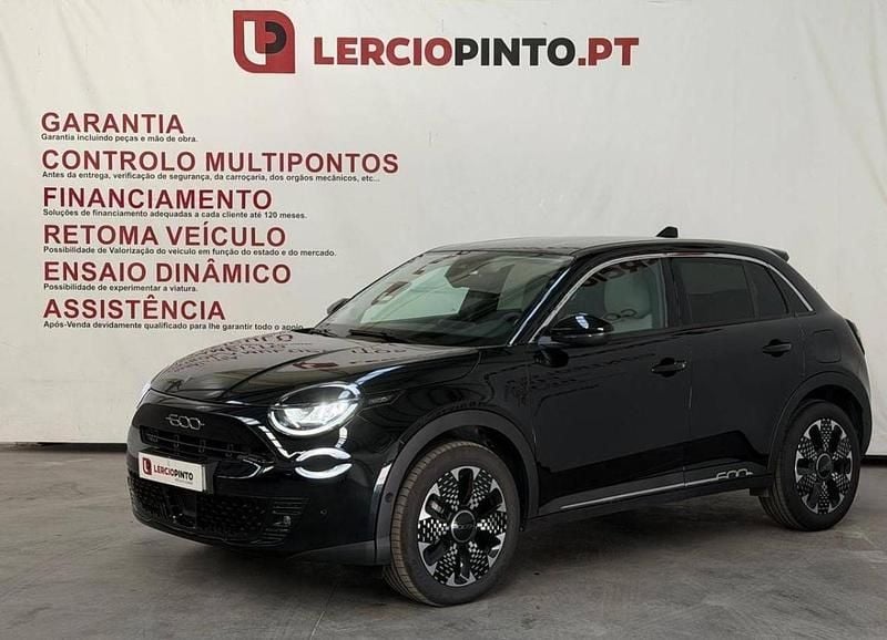 Usado Fiat 600 La Prima 136 HP (100 kW) 2024 Preto SUV