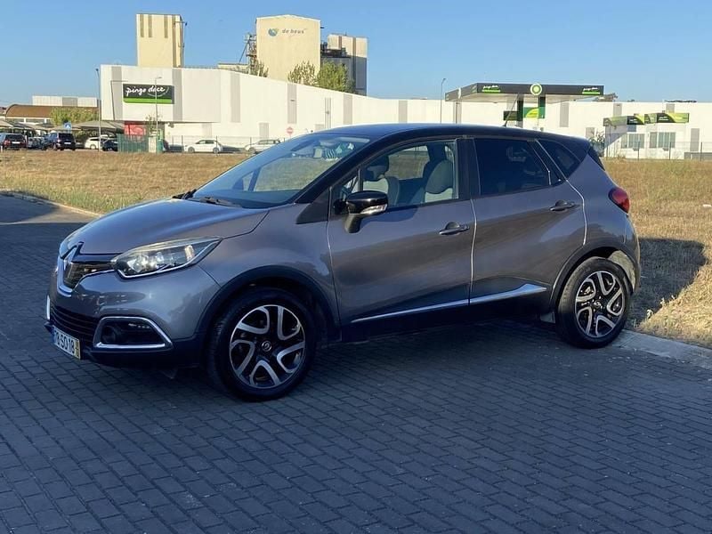 Cinza Usado 2017 Renault Captur SUV | € 13.250 (Preço justo) - Imagem 1/1