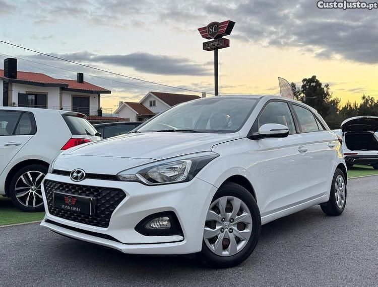 Branco Usado 2019 Hyundai i20 Comfort Citadino | € 11.950 - Imagem 1/1