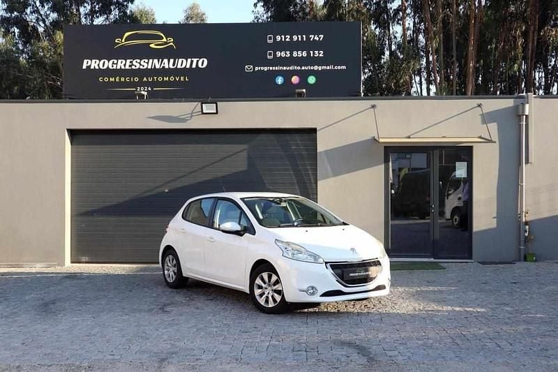 Usado Peugeot 208 82 HP (60 kW) 2013 Branco Citadino