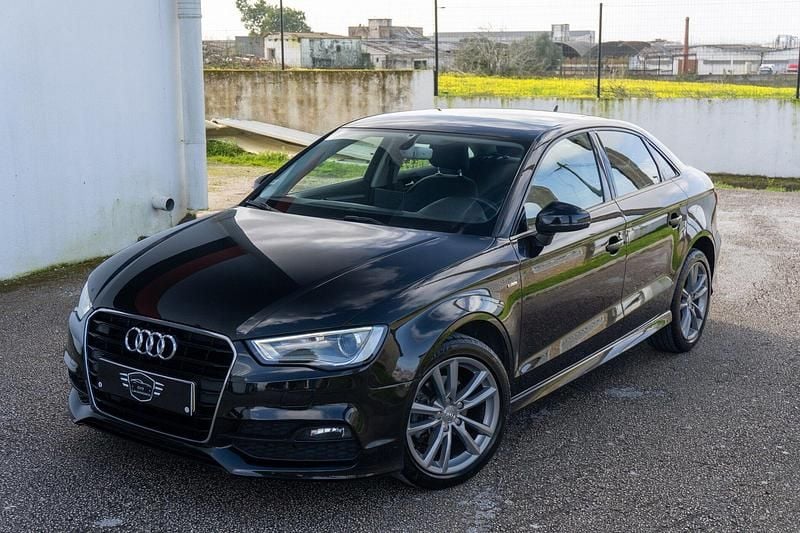 Usado Audi A3 S-Line 116 HP (85 kW) 2016 Preto Sedan