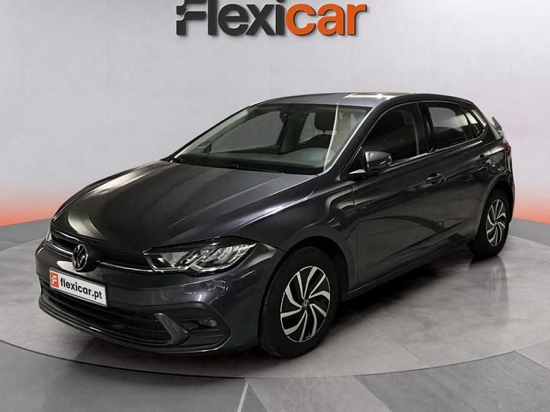 Usado VW Polo Life 95 HP (69 kW) 2022 Cinza Citadino