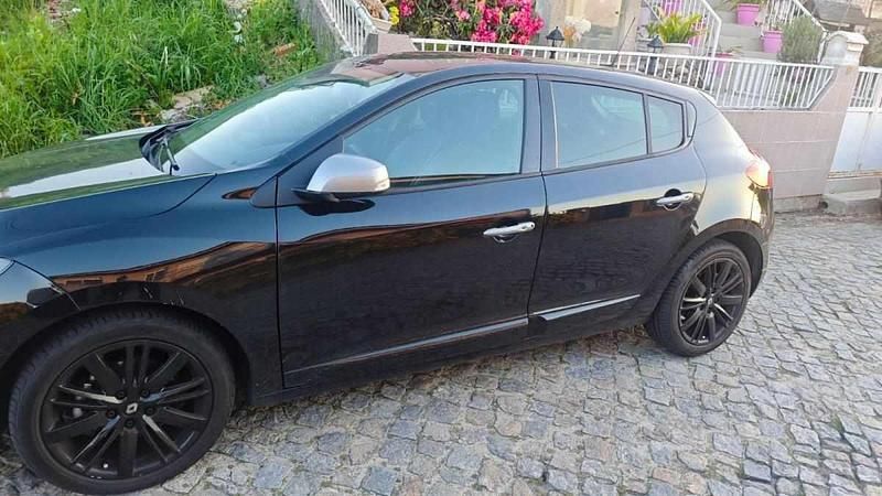 Preto Usado 2014 Renault Mégane III Citadino | € 8.900 (Preço justo) - Imagem 1/4