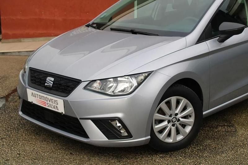 Usado Seat Ibiza Reference 95 HP (69 kW) 2019 Cinzento Citadino