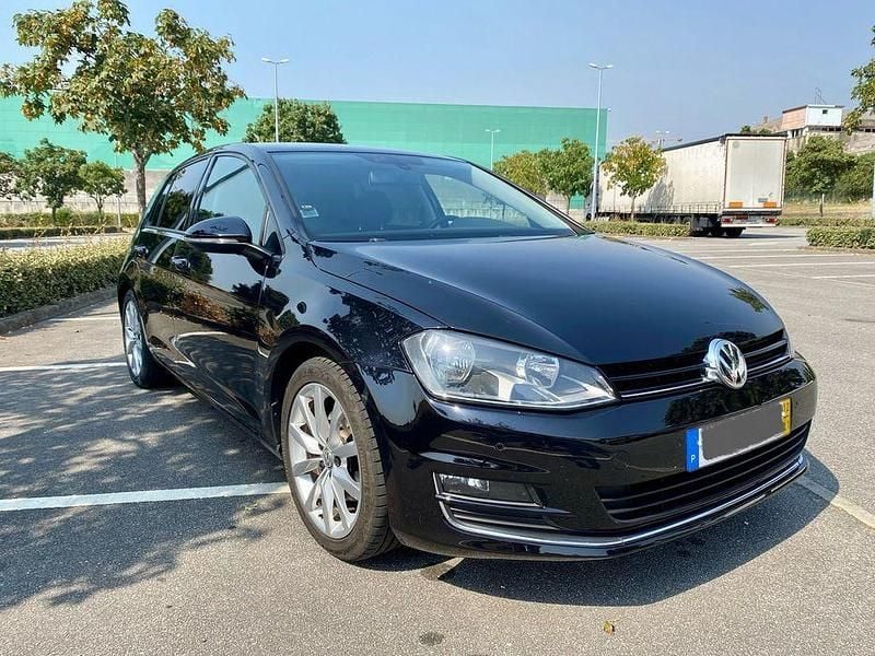 Usado 2012 VW Golf VII Highline Sedan | € 13.999 (Preço justo) - Imagem 1/4