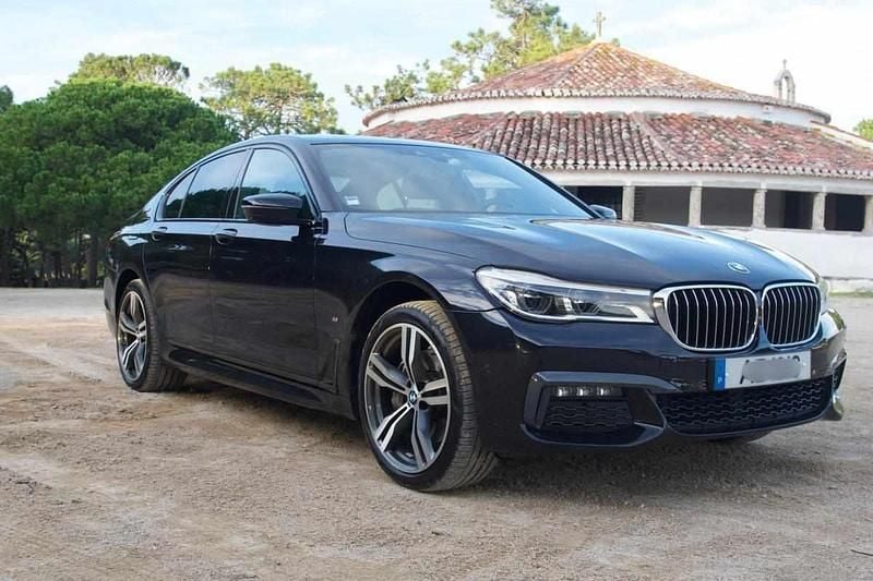 Preto Usado 2019 BMW 740 Sedan | € 34.000 - Imagem 1/4
