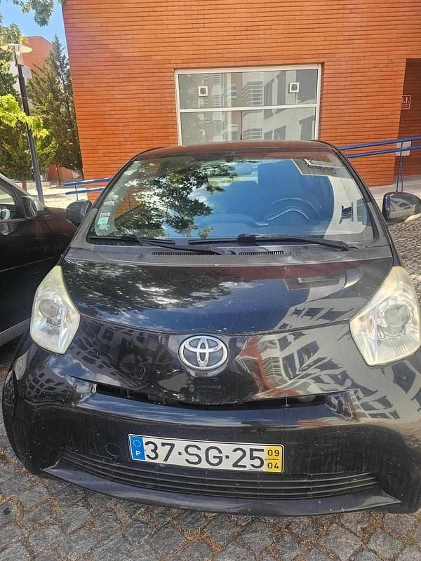 Usado Toyota iQ 90 HP (66 kW) 2009 Preto Citadino