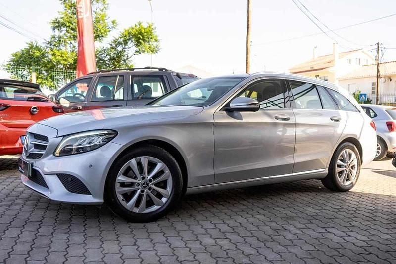 Cinzento Usado 2019 Mercedes C200 | € 26.500 (Preço justo) - Imagem 1/4