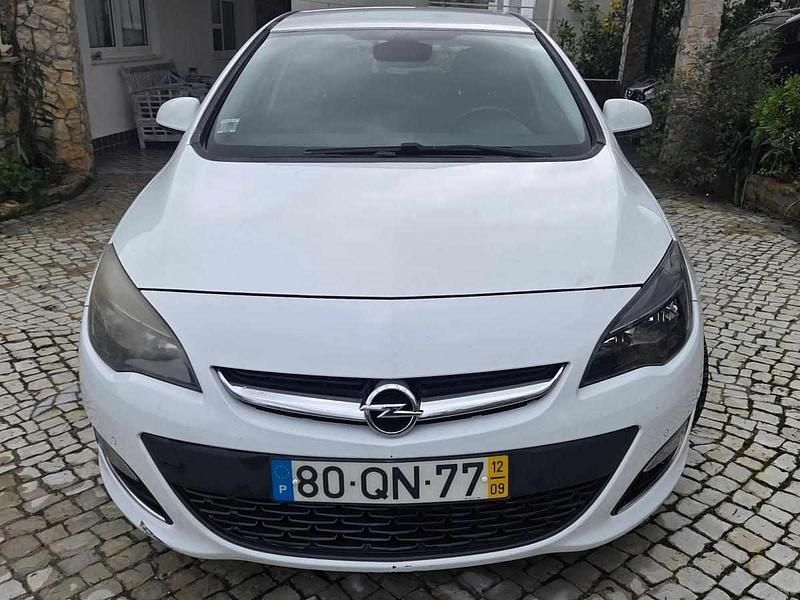 Usado Opel Astra 110 HP (80 kW) 2012 Branco Citadino