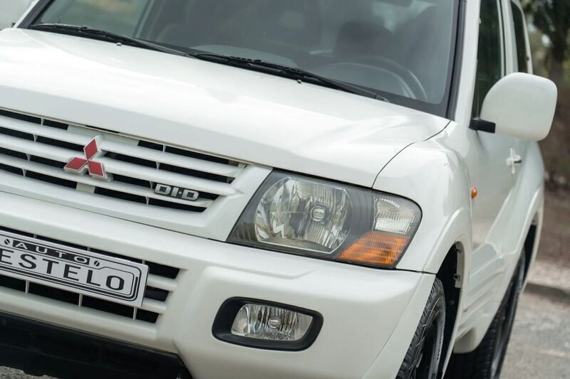 Usado Mitsubishi Pajero 165 HP (121 kW) 2001 Branco SUV