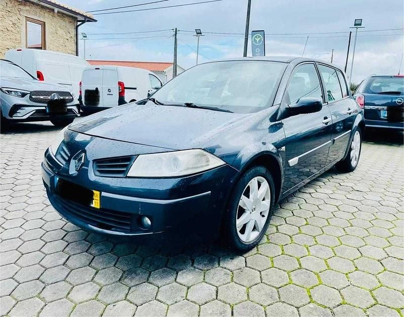 Preto Usado 2006 Renault Mégane II Sedan | € 2.690 (Preço justo) - Imagem 1/4