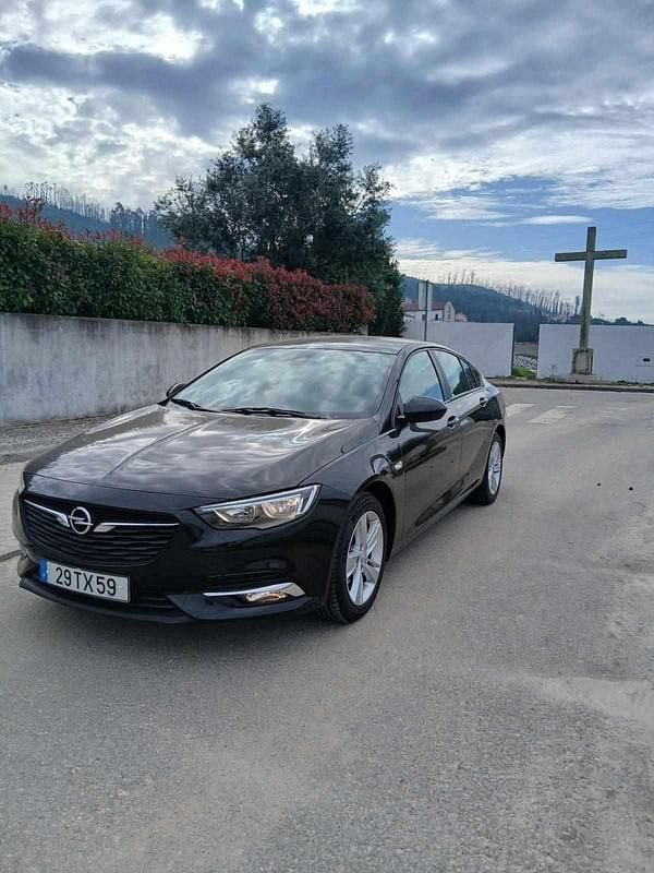 Preto Usado 2017 Opel Insignia Citadino | € 11.950 - Imagem 1/4