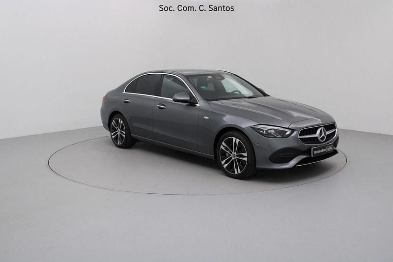 Usado Mercedes C300 Avantgarde 326 HP (239 kW) 2025 Cinza Sedan