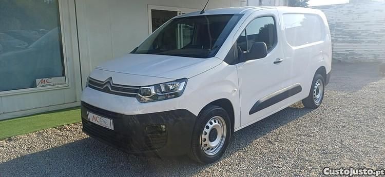 Branco Usado 2019 Citroën Berlingo Monovolume | € 15.980 (Caro) - Imagem 1/1