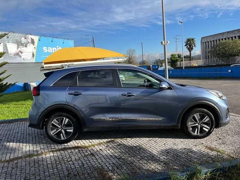 Usado Kia Niro Urban 141 HP (103 kW) 2019 Cinza SUV