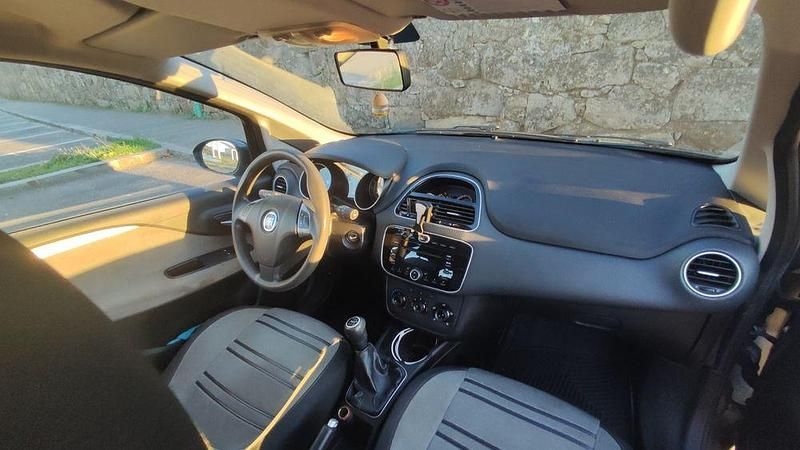 Usado Fiat Punto Evo 90 HP (66 kW) 2011 Citadino