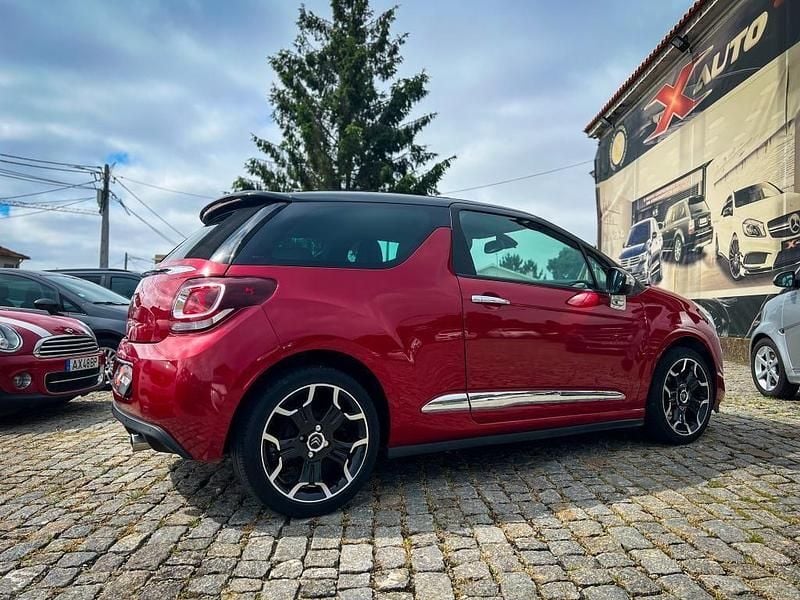 Usado Citroën DS3 Cabriolet Chic 82 HP (60 kW) 2014 Vermelho Cabrios