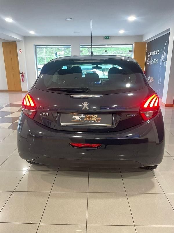 Usado Peugeot 208 Active 100 HP (73 kW) 2016 Cinza Citadino