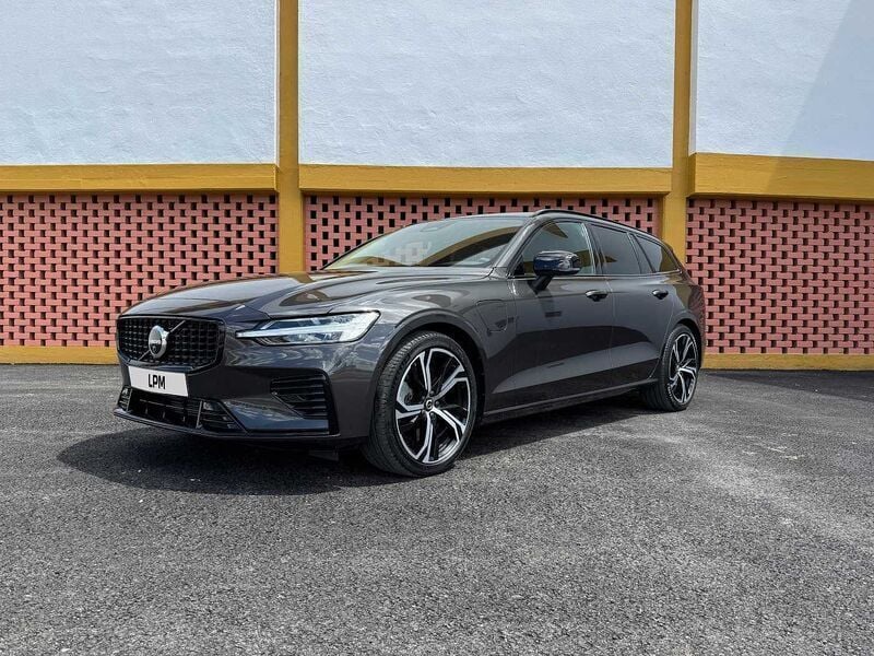 Castanho Usado 2024 Volvo V60 Carrinha | € 54.900 - Imagem 1/4
