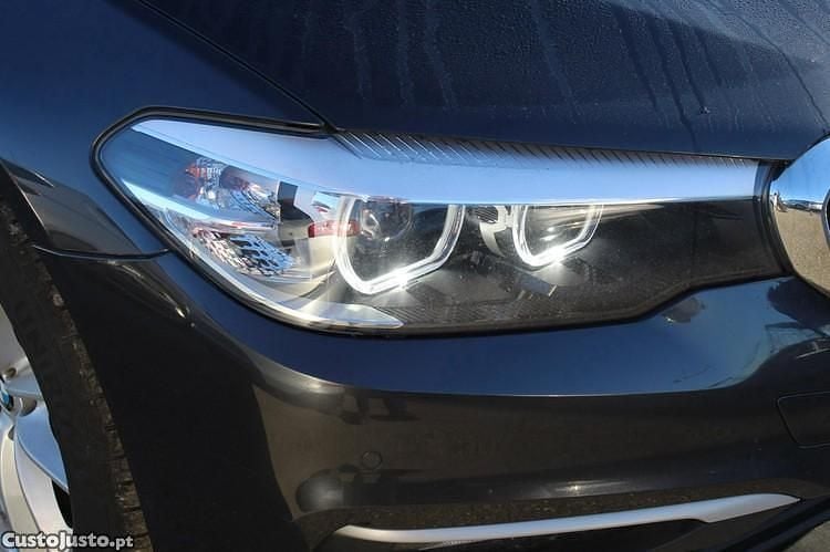 Preto Usado 2019 BMW 518 Carrinha | € 26.500 - Imagem 1/1