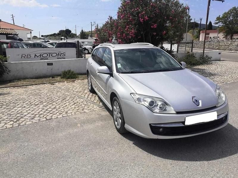 Cinzento Usado 2008 Renault Laguna III Carrinha | € 8.799 (Caro) - Imagem 1/4