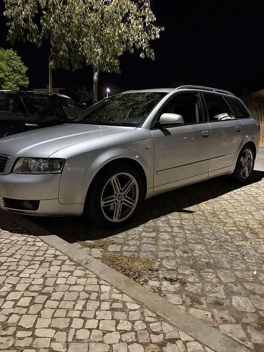 Usado 2003 Audi A4 Sedan | € 4.800 (Bom preço) - Imagem 1/4